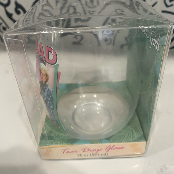 The Golden Girls Tear Drop Wine Glass New Betty White Bea Arthur Rue McClanahan - Picture 3 of 5